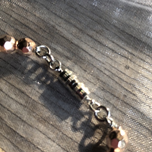 Hand Made Rose Quartz bracelet with magnetic clasp - Picture 2 of 4